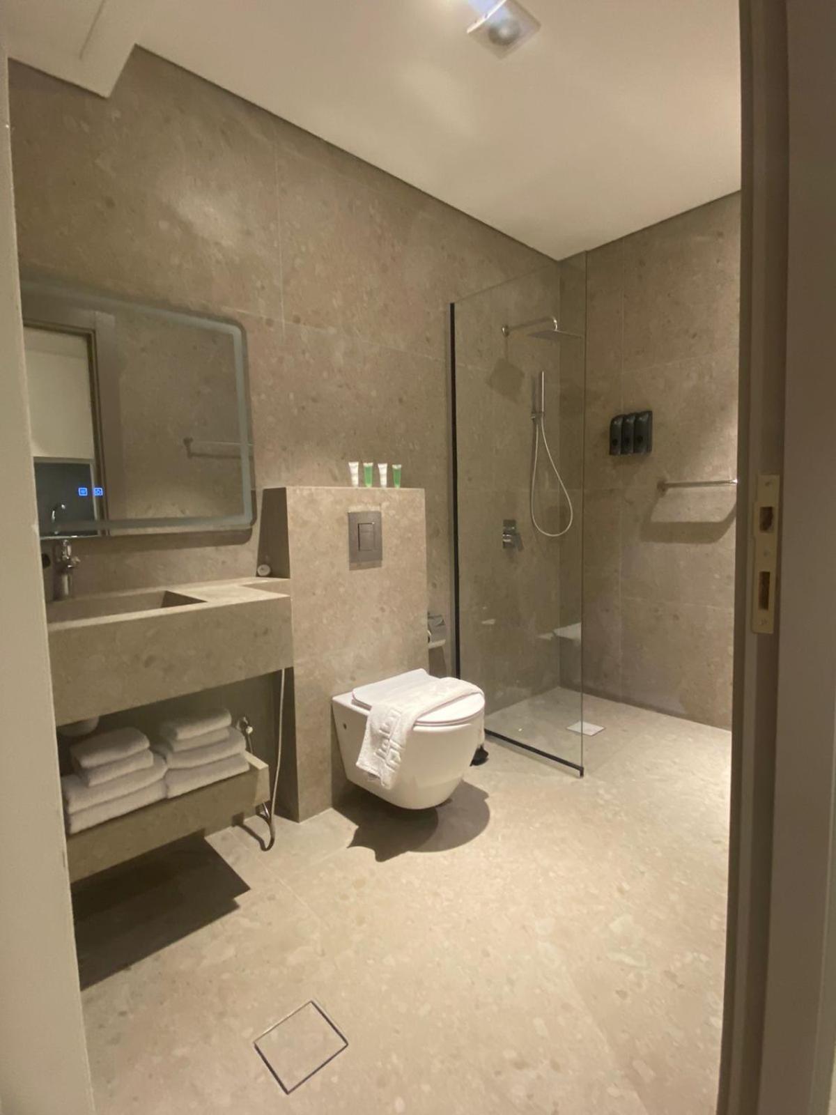 G Hotel Amman Bagian luar foto
