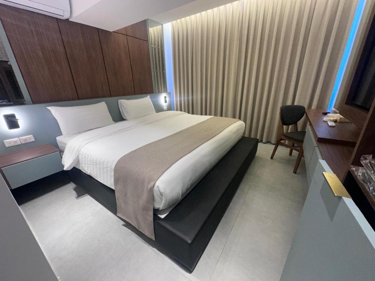 G Hotel Amman Bagian luar foto