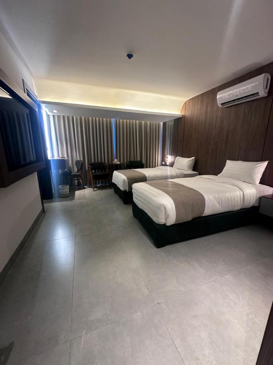 G Hotel Amman Bagian luar foto