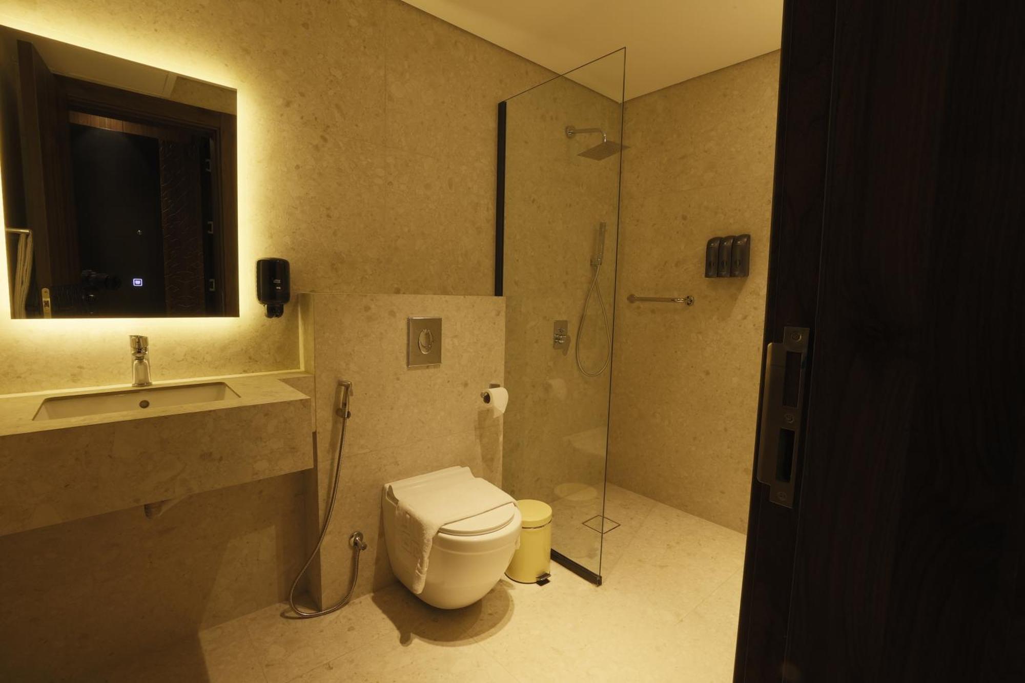 G Hotel Amman Bagian luar foto